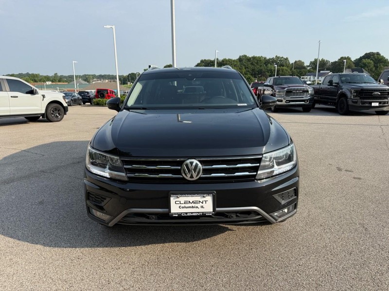 Volkswagen Tiguan Vehicle Full-screen Gallery Image 10
