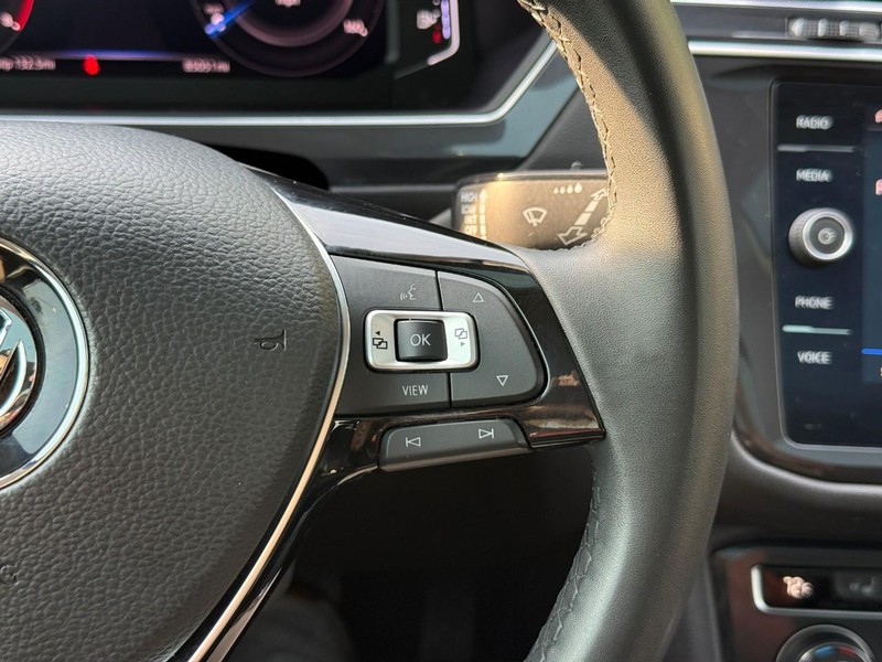 Volkswagen Tiguan Vehicle Full-screen Gallery Image 21