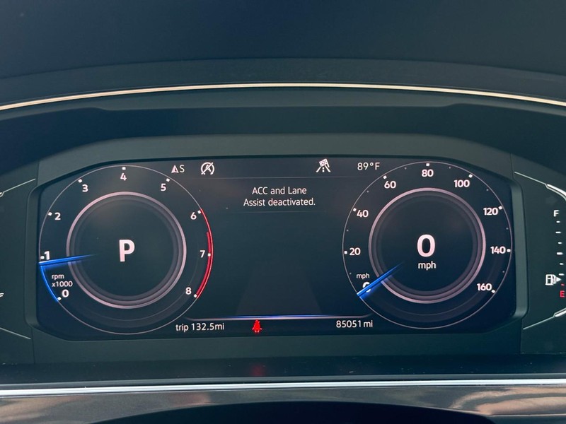 Volkswagen Tiguan Vehicle Full-screen Gallery Image 22