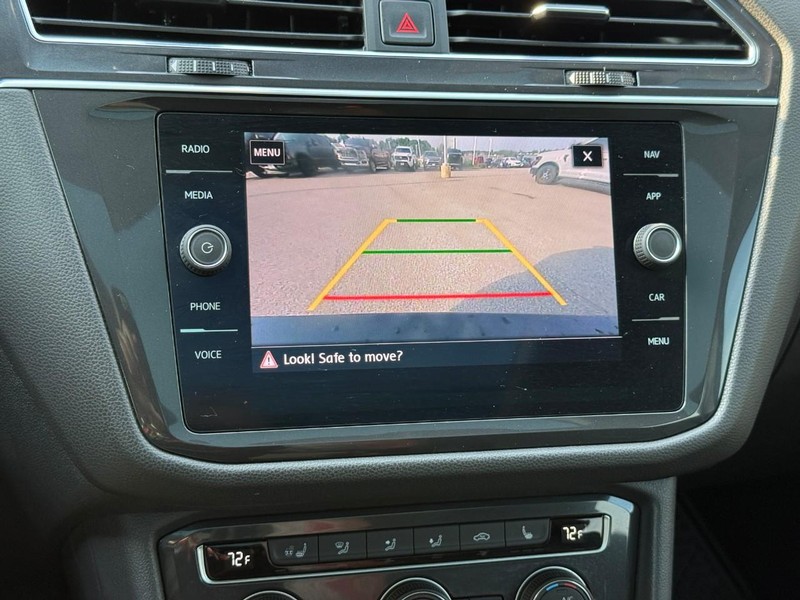 Volkswagen Tiguan Vehicle Full-screen Gallery Image 25