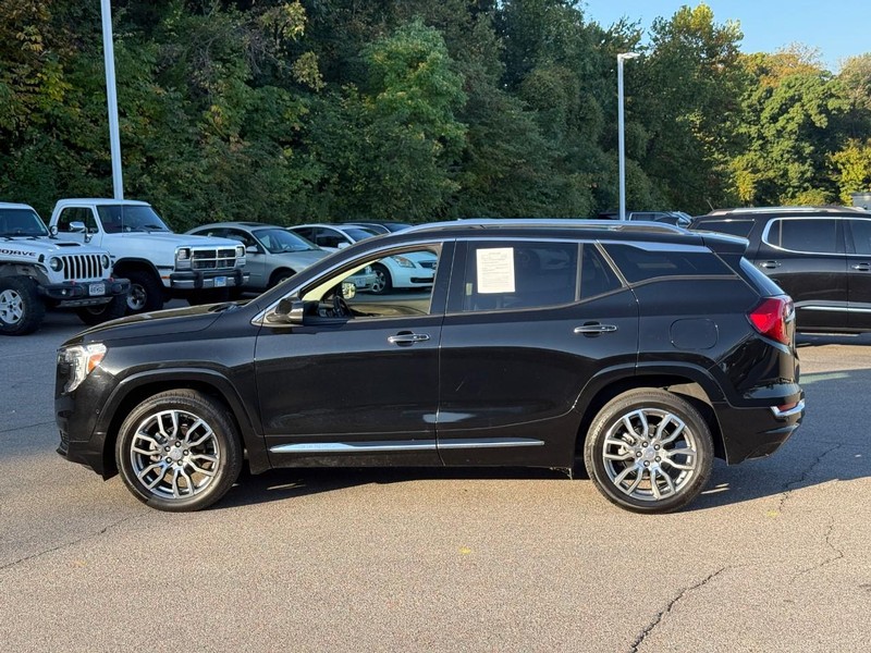 GMC Terrain Vehicle Image 03