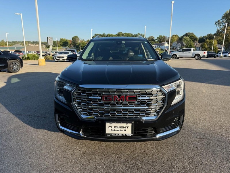 GMC Terrain Vehicle Image 13