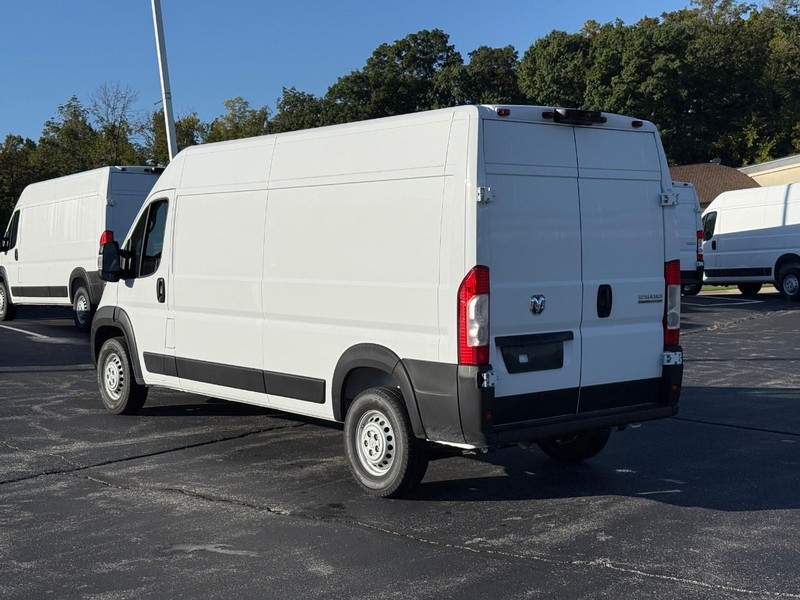 Ram ProMaster Cargo Van Vehicle Image 04