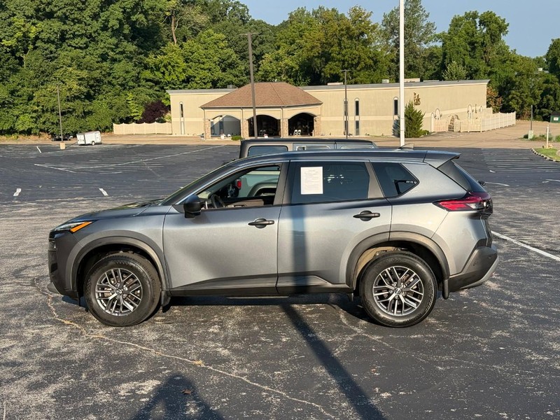 Nissan Rogue Vehicle Image 03