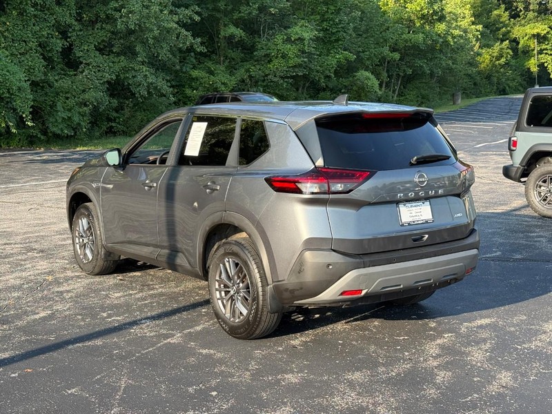 Nissan Rogue Vehicle Image 04