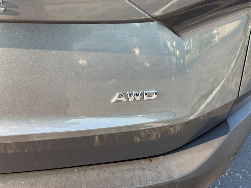 Nissan Rogue Vehicle Image 07