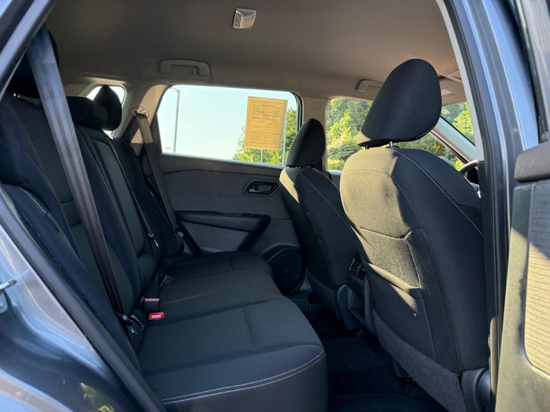 Nissan Rogue Vehicle Image 13