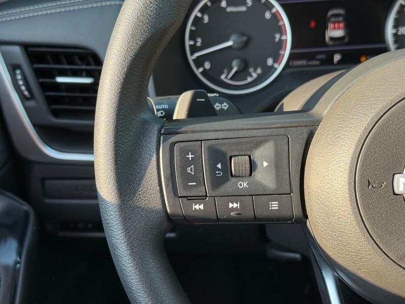Nissan Rogue Vehicle Image 21