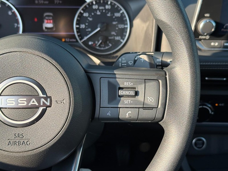 Nissan Rogue Vehicle Image 22