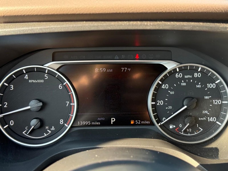 Nissan Rogue Vehicle Image 23