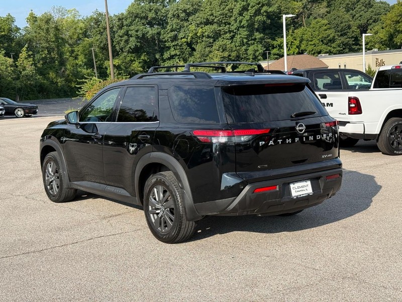 Nissan Pathfinder Vehicle Image 04