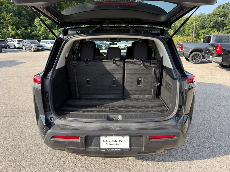 Nissan Pathfinder Vehicle Image 08