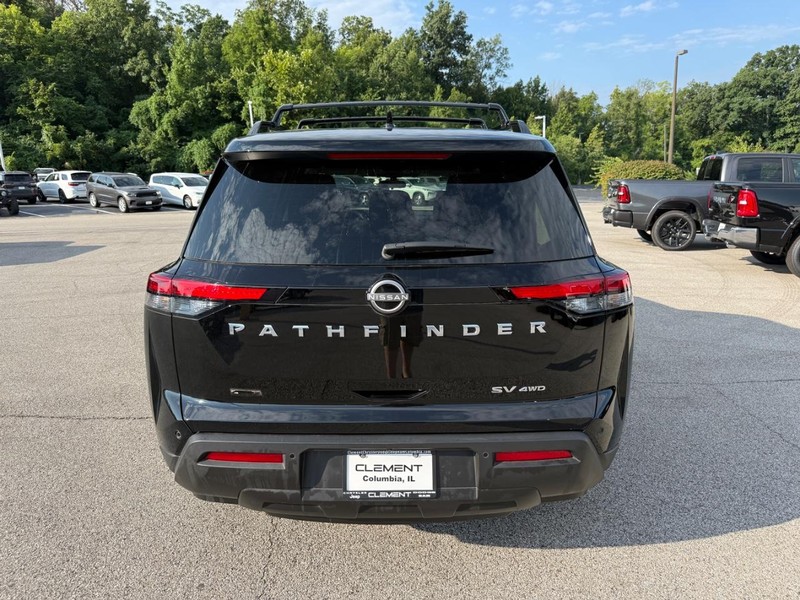 Nissan Pathfinder Vehicle Image 09