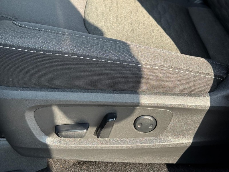 Nissan Pathfinder Vehicle Image 23