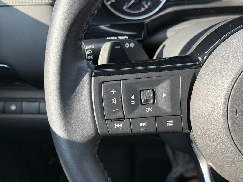 Nissan Pathfinder Vehicle Image 24