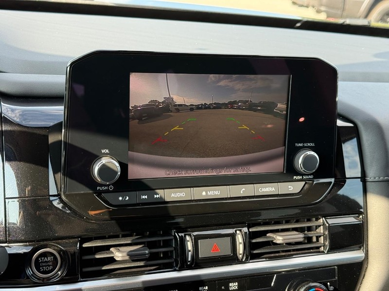 Nissan Pathfinder Vehicle Image 29