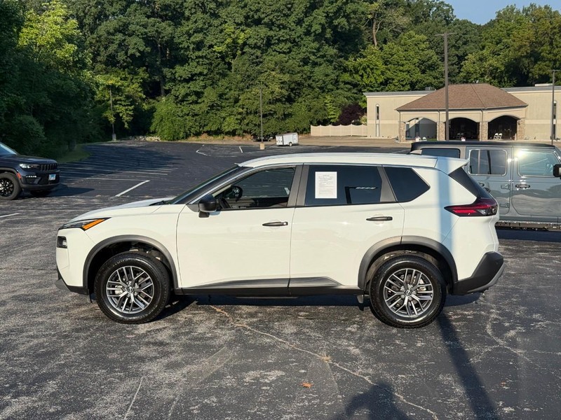 Nissan Rogue Vehicle Image 03