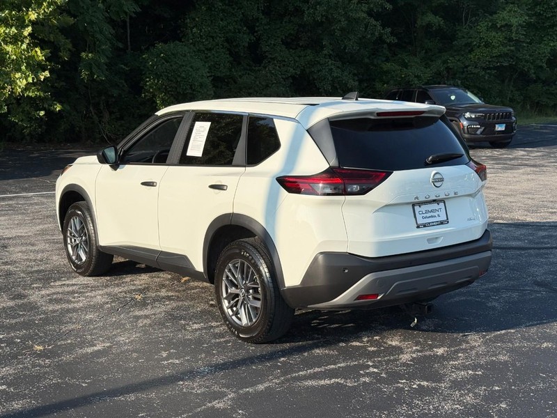 Nissan Rogue Vehicle Image 04