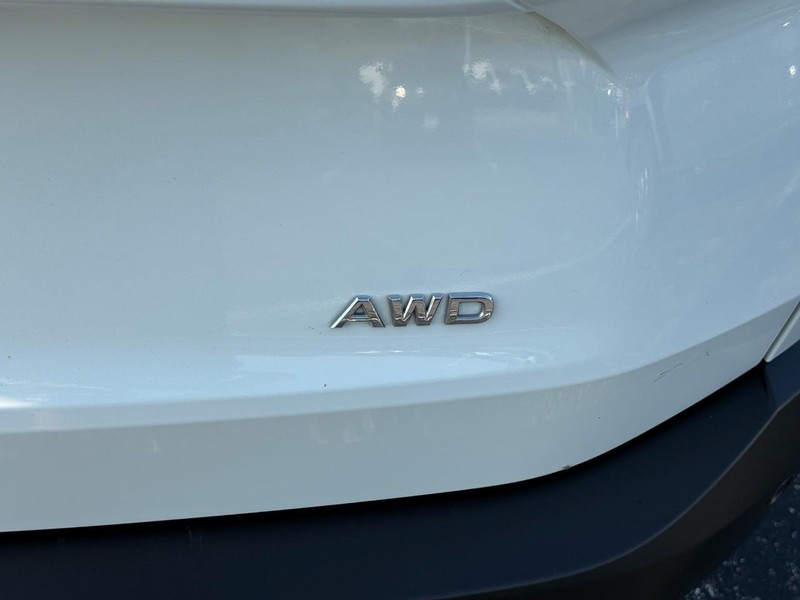 Nissan Rogue Vehicle Image 07