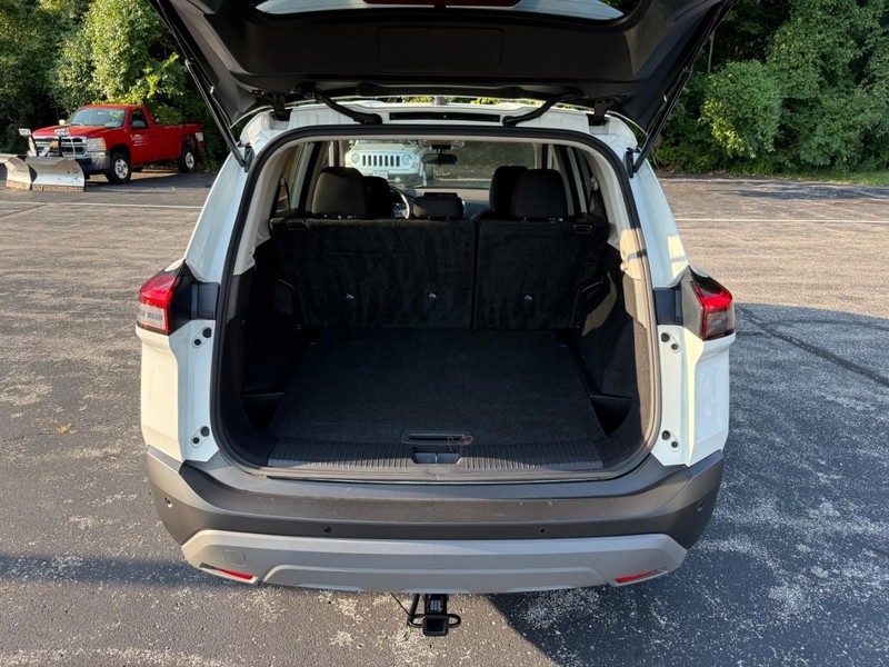 Nissan Rogue Vehicle Image 08
