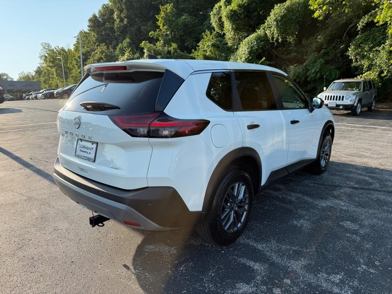 Nissan Rogue Vehicle Image 11