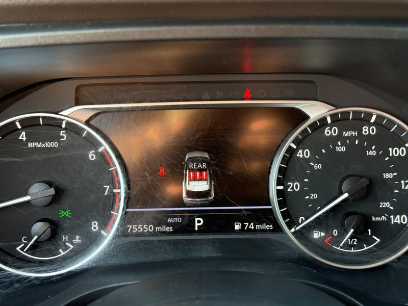 Nissan Rogue Vehicle Image 24