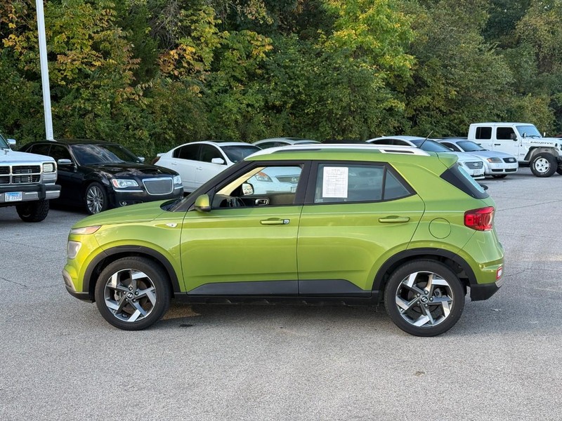 Hyundai Venue Vehicle Image 03
