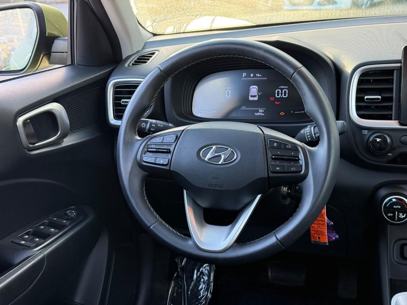 Hyundai Venue Vehicle Image 15