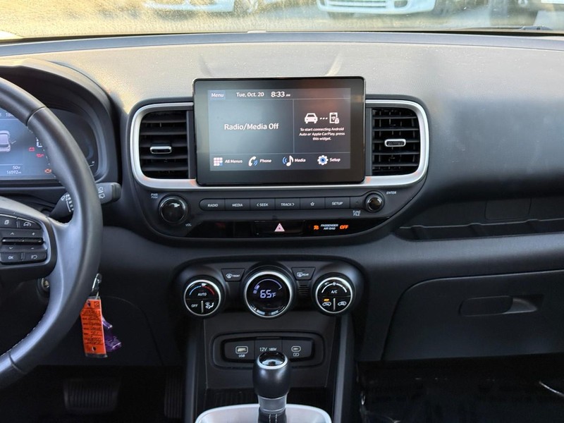 Hyundai Venue Vehicle Image 16