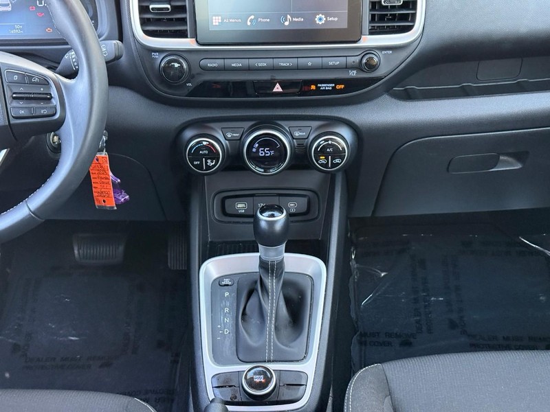 Hyundai Venue Vehicle Image 17