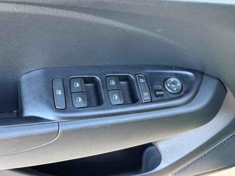 Hyundai Venue Vehicle Image 19