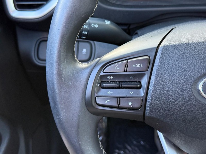 Hyundai Venue Vehicle Image 22
