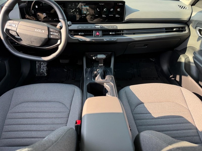 Kia K4 Vehicle Image 14