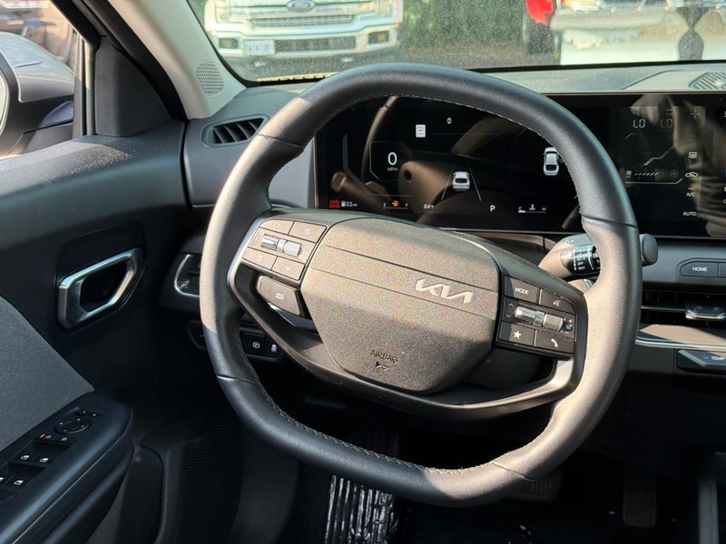 Kia K4 Vehicle Image 15