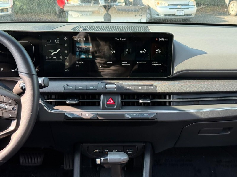 Kia K4 Vehicle Image 16
