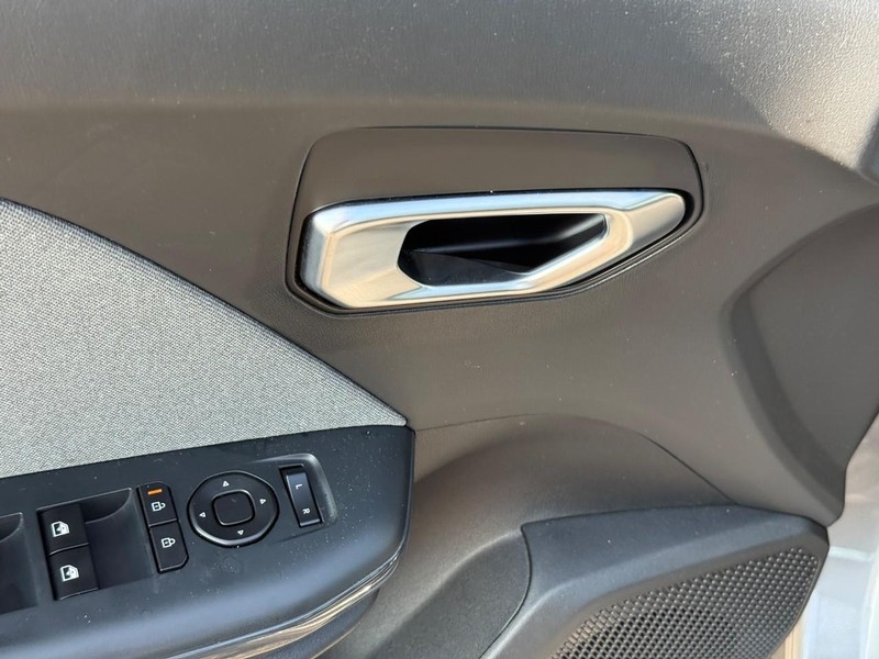 Kia K4 Vehicle Image 19