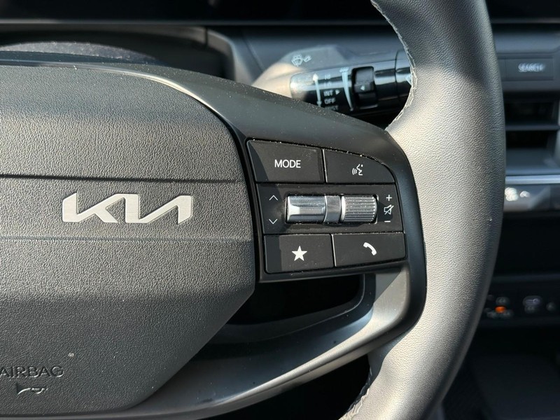 Kia K4 Vehicle Image 23