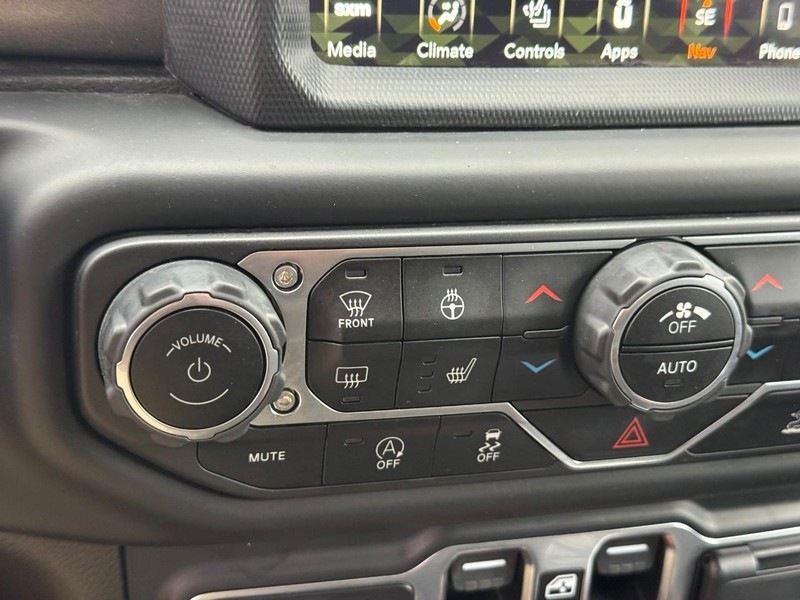 Jeep Gladiator Vehicle Image 25