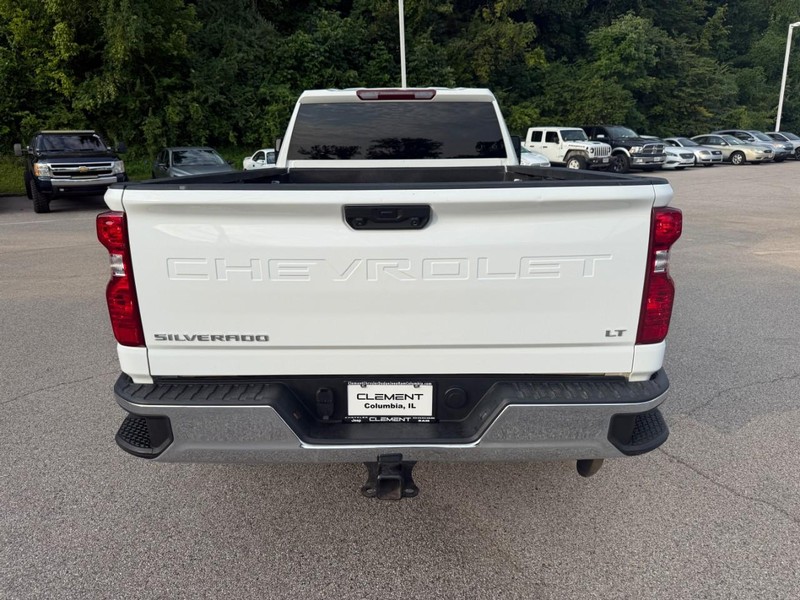 Chevrolet Silverado 2500HD Vehicle Full-screen Gallery Image 6