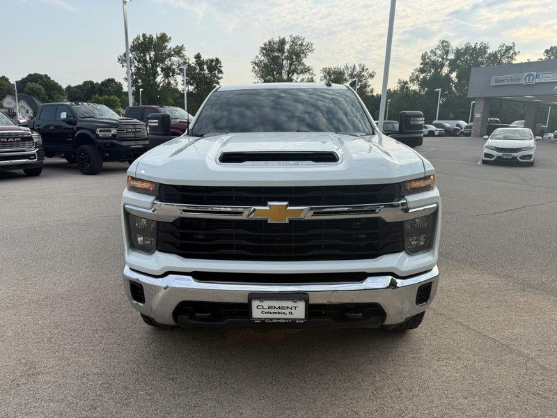 Chevrolet Silverado 2500HD Vehicle Full-screen Gallery Image 9