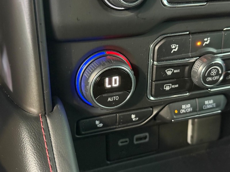 Chevrolet Tahoe Vehicle Image 26
