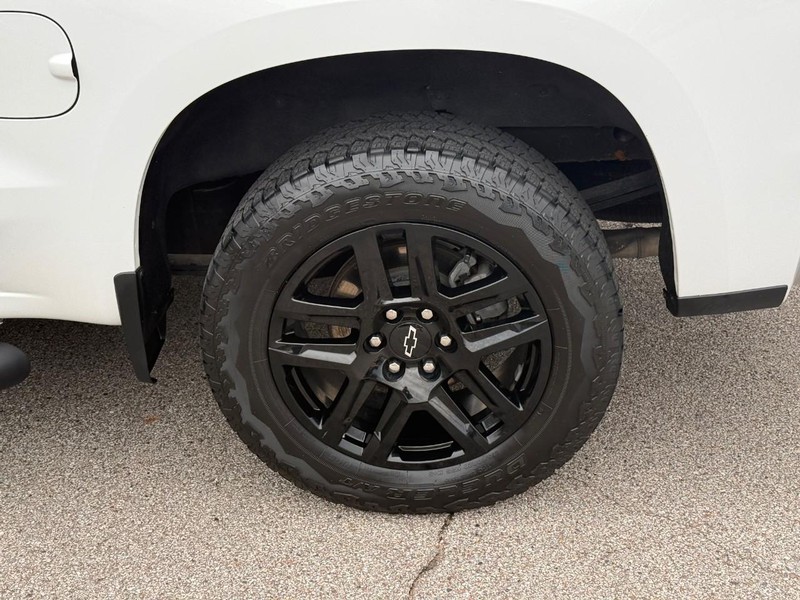 Chevrolet Silverado 1500 Vehicle Image 05