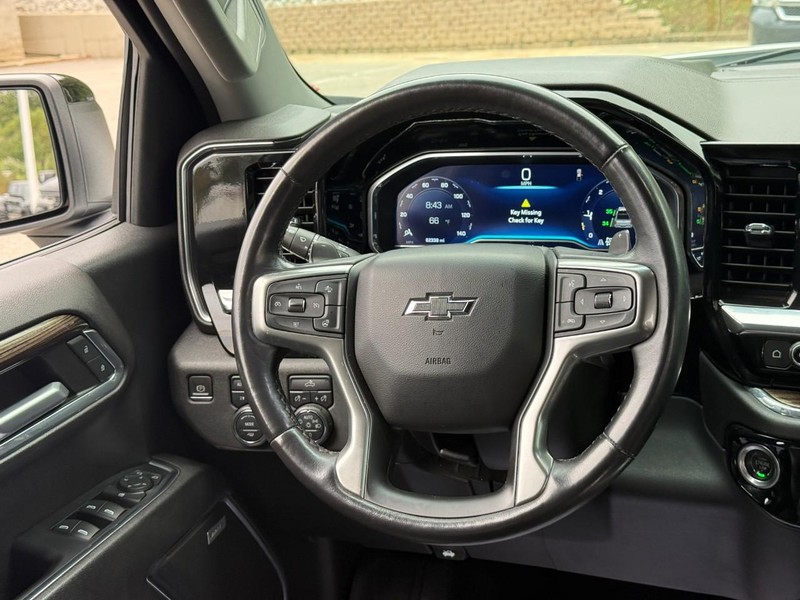 Chevrolet Silverado 1500 Vehicle Image 16