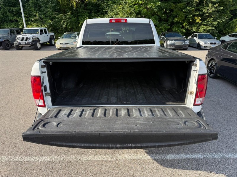 Ram 1500 Vehicle Full-screen Gallery Image 5