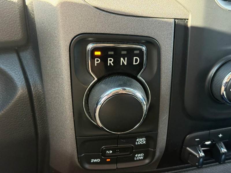 Ram 1500 Vehicle Full-screen Gallery Image 17