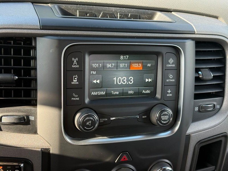 Ram 1500 Vehicle Full-screen Gallery Image 18