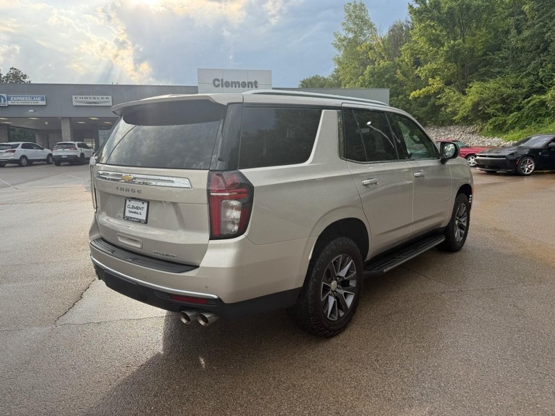 Chevrolet Tahoe Vehicle Full-screen Gallery Image 2