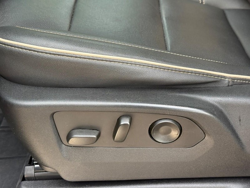 Chevrolet Tahoe Vehicle Full-screen Gallery Image 16