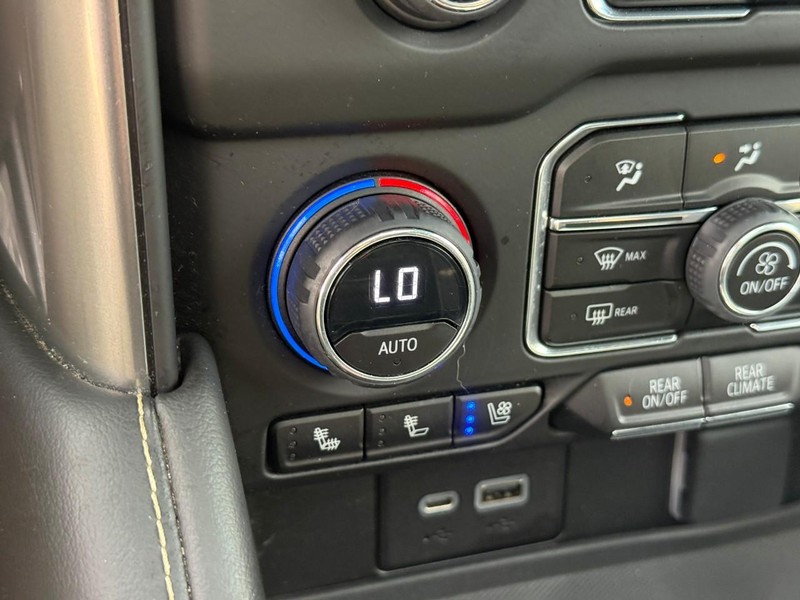 Chevrolet Tahoe Vehicle Full-screen Gallery Image 20