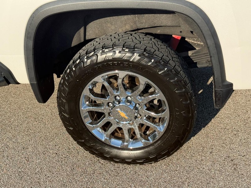 Chevrolet Silverado 2500HD Vehicle Full-screen Gallery Image 4